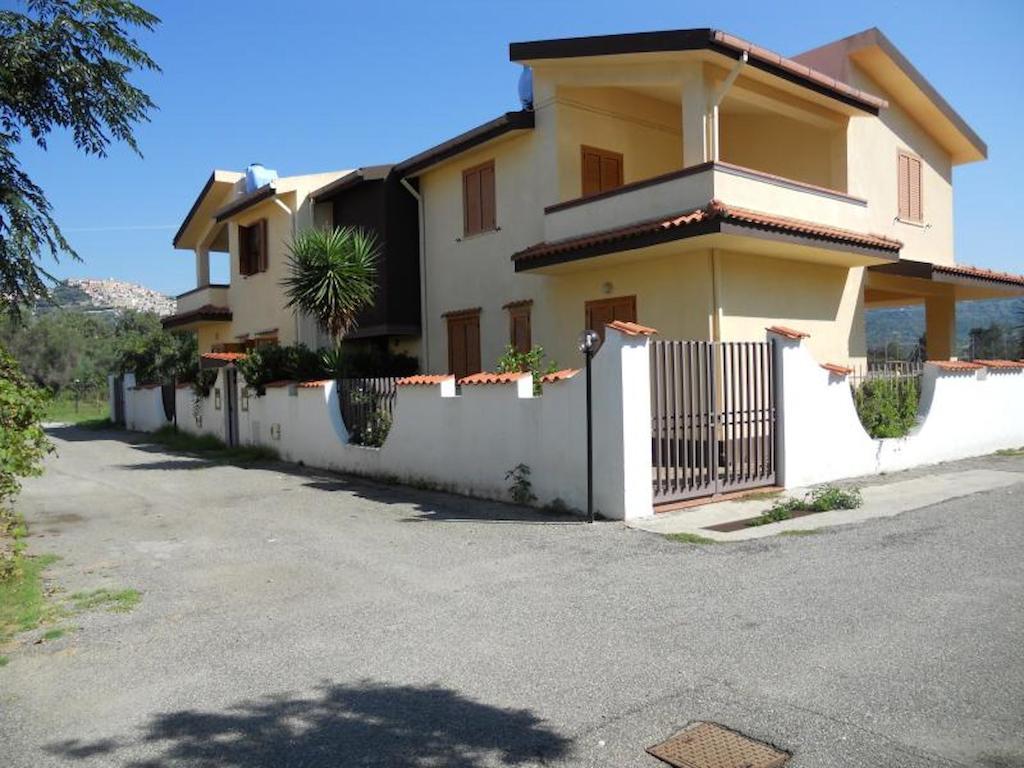 Villa Magnolia Appartamenti Nicotera Exterior foto